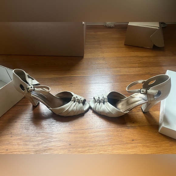 Remix Ritz in Ivory 7.5 - Picture 4 of 7